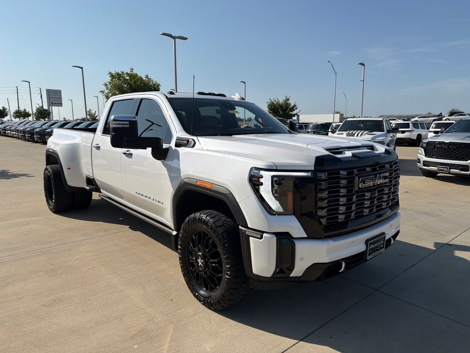 2025 GMC Sierra 3500HD 4WD Crew Cab Long Bed Denali Ultimate