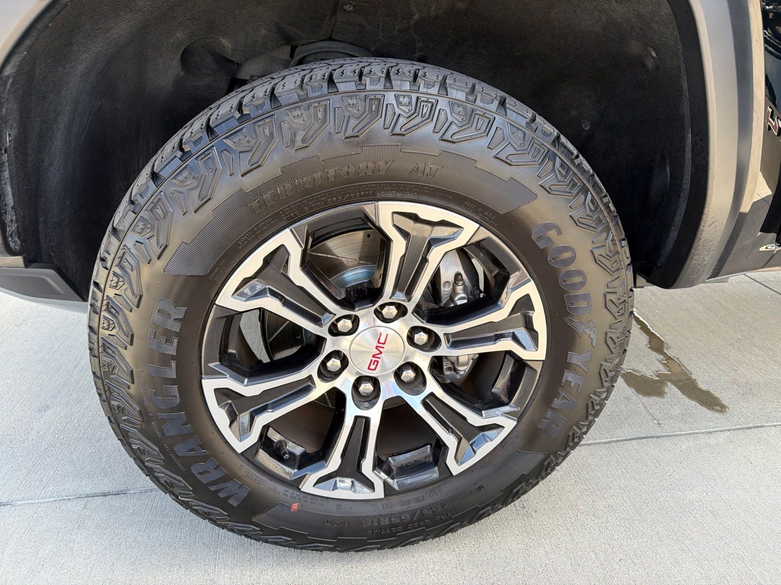 2024 GMC Canyon 4WD AT4