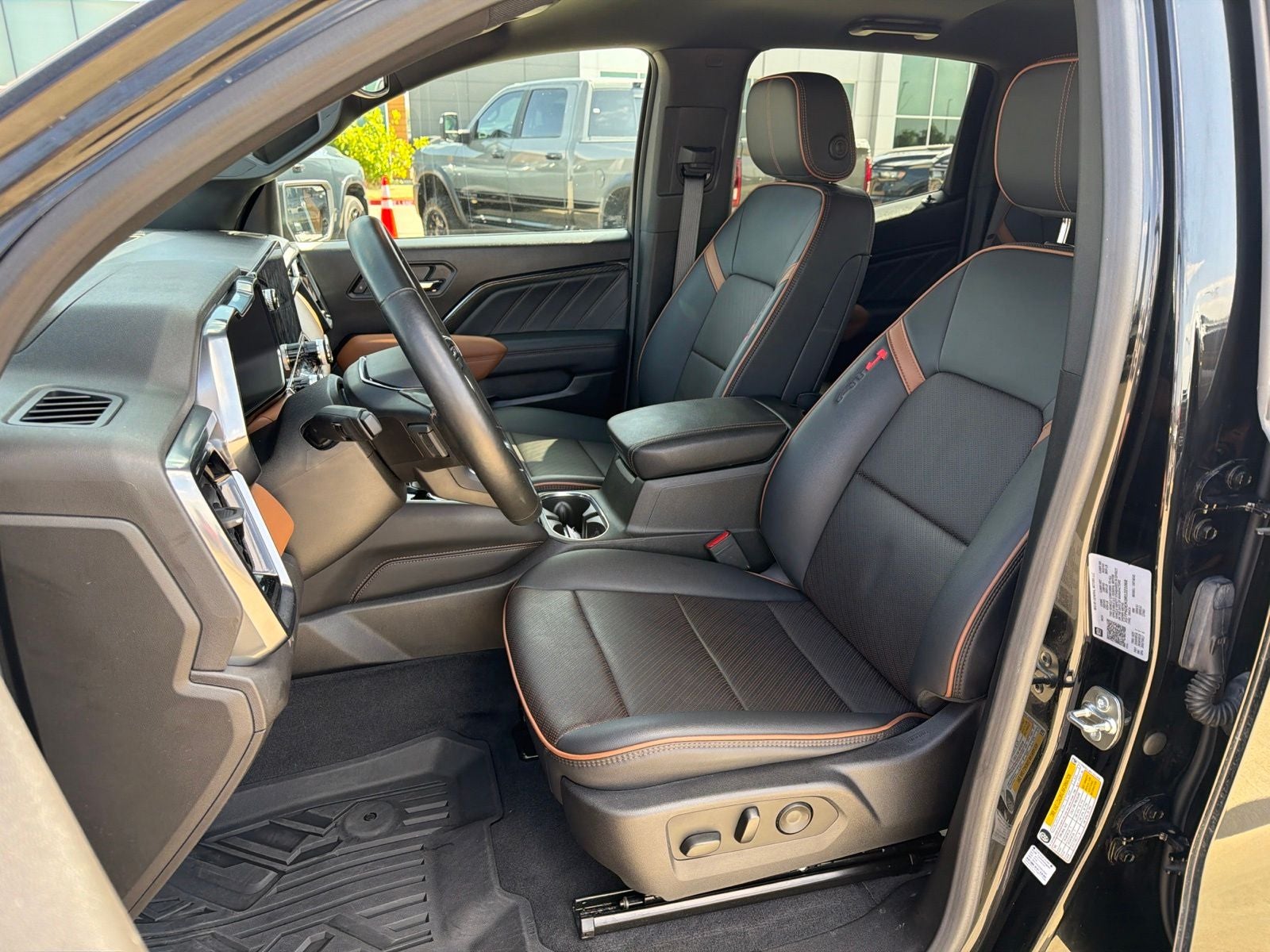 2024 GMC Canyon 4WD AT4