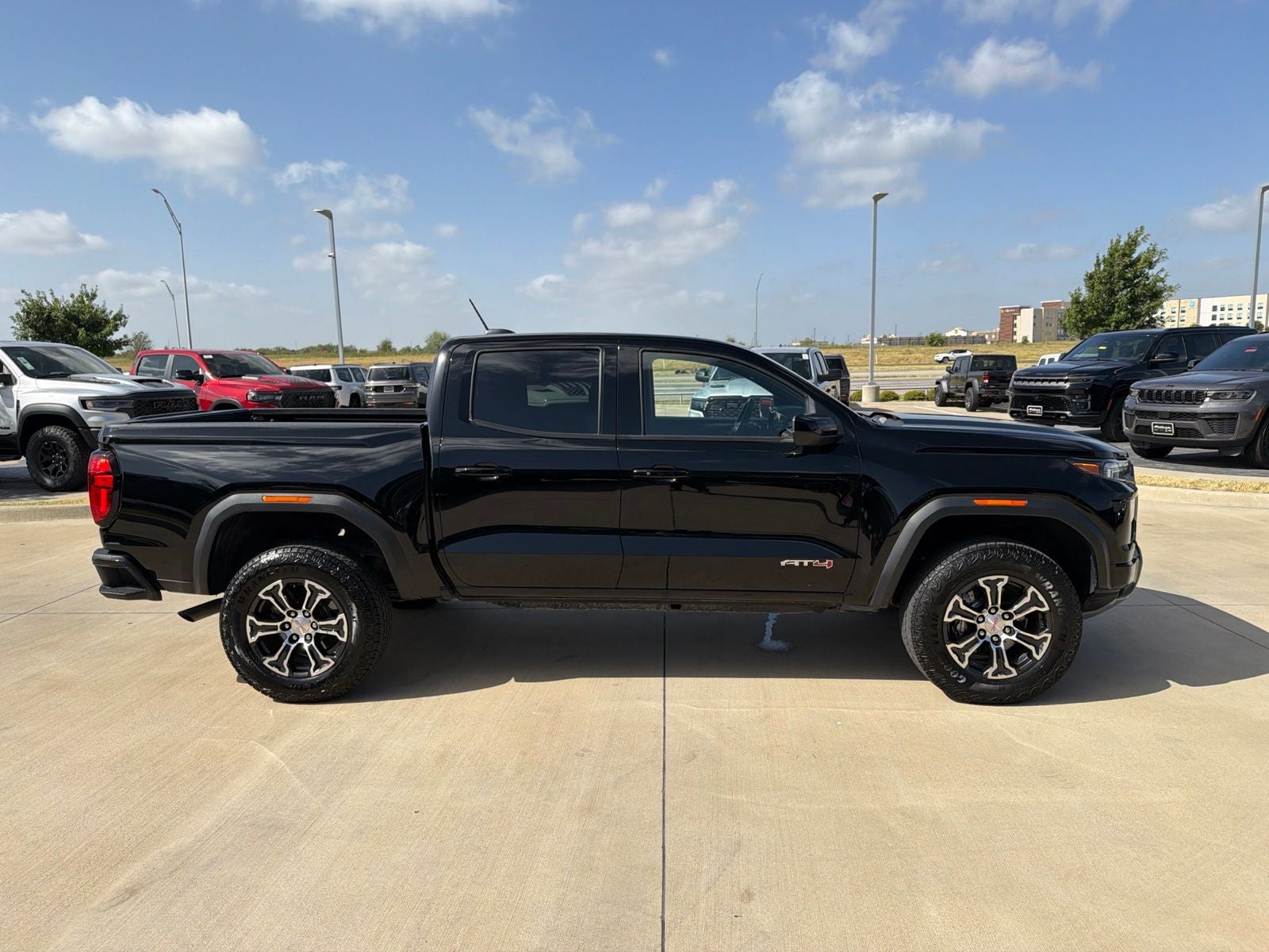2024 GMC Canyon 4WD AT4