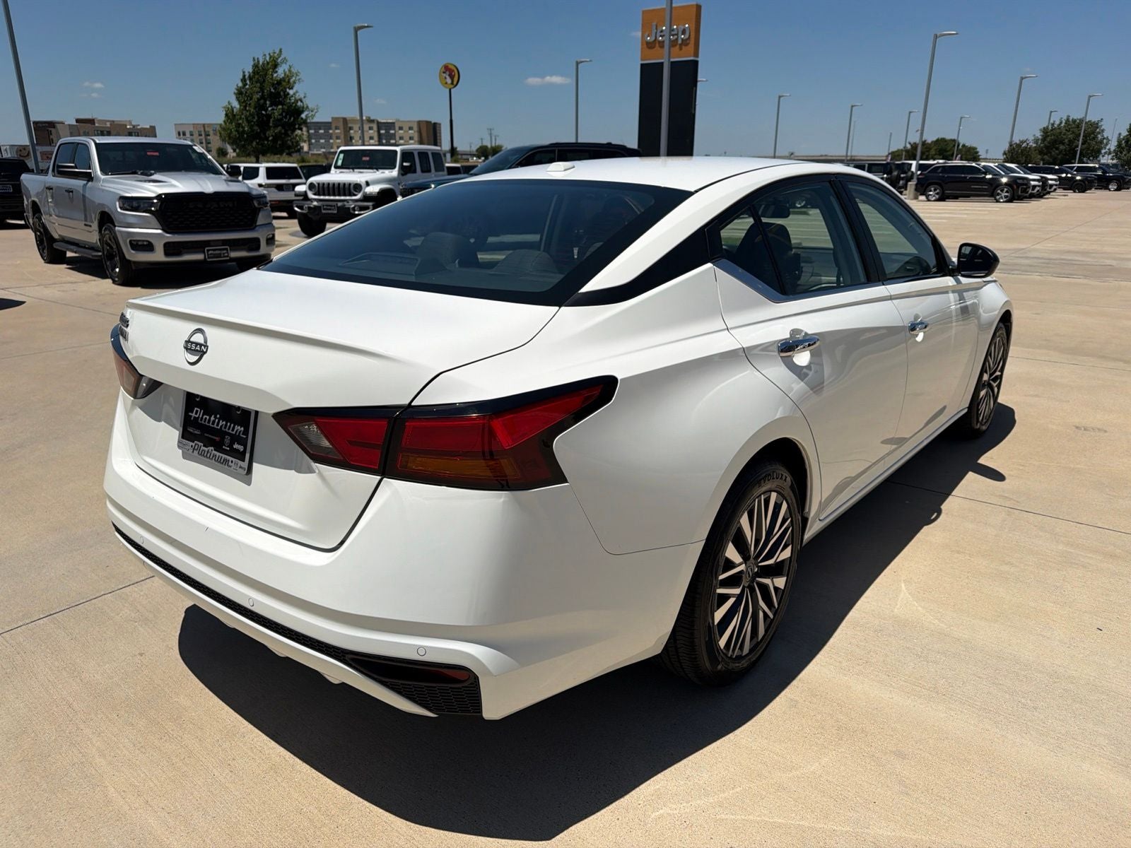 2025 Nissan Altima SV FWD