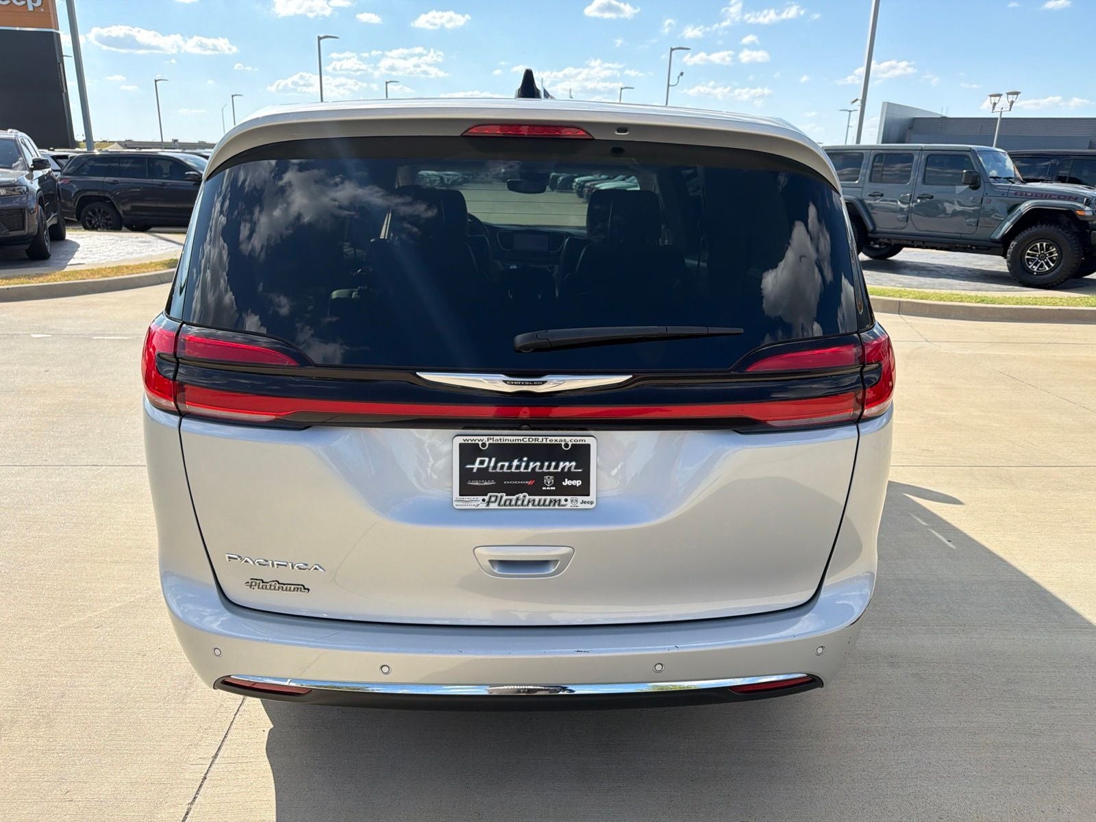 2024 Chrysler Pacifica Touring L