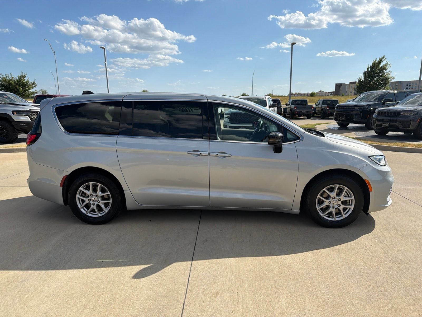 2024 Chrysler Pacifica Touring L