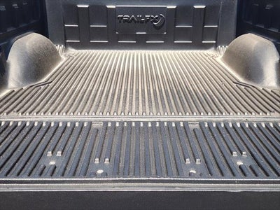2023 RAM 1500 Classic SLT Crew Cab 4x4 5'7' Box