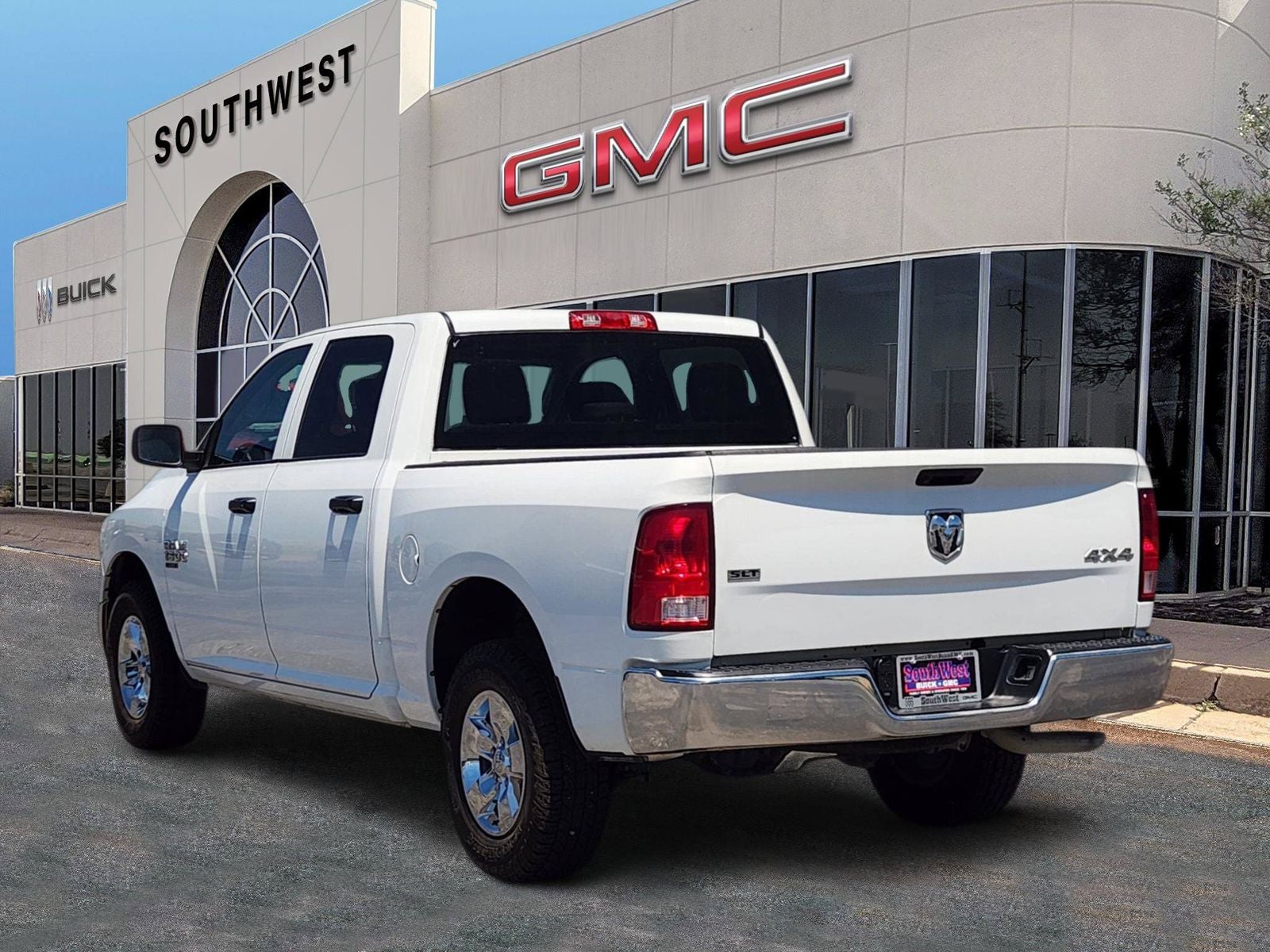 2023 RAM 1500 Classic SLT Crew Cab 4x4 5'7' Box