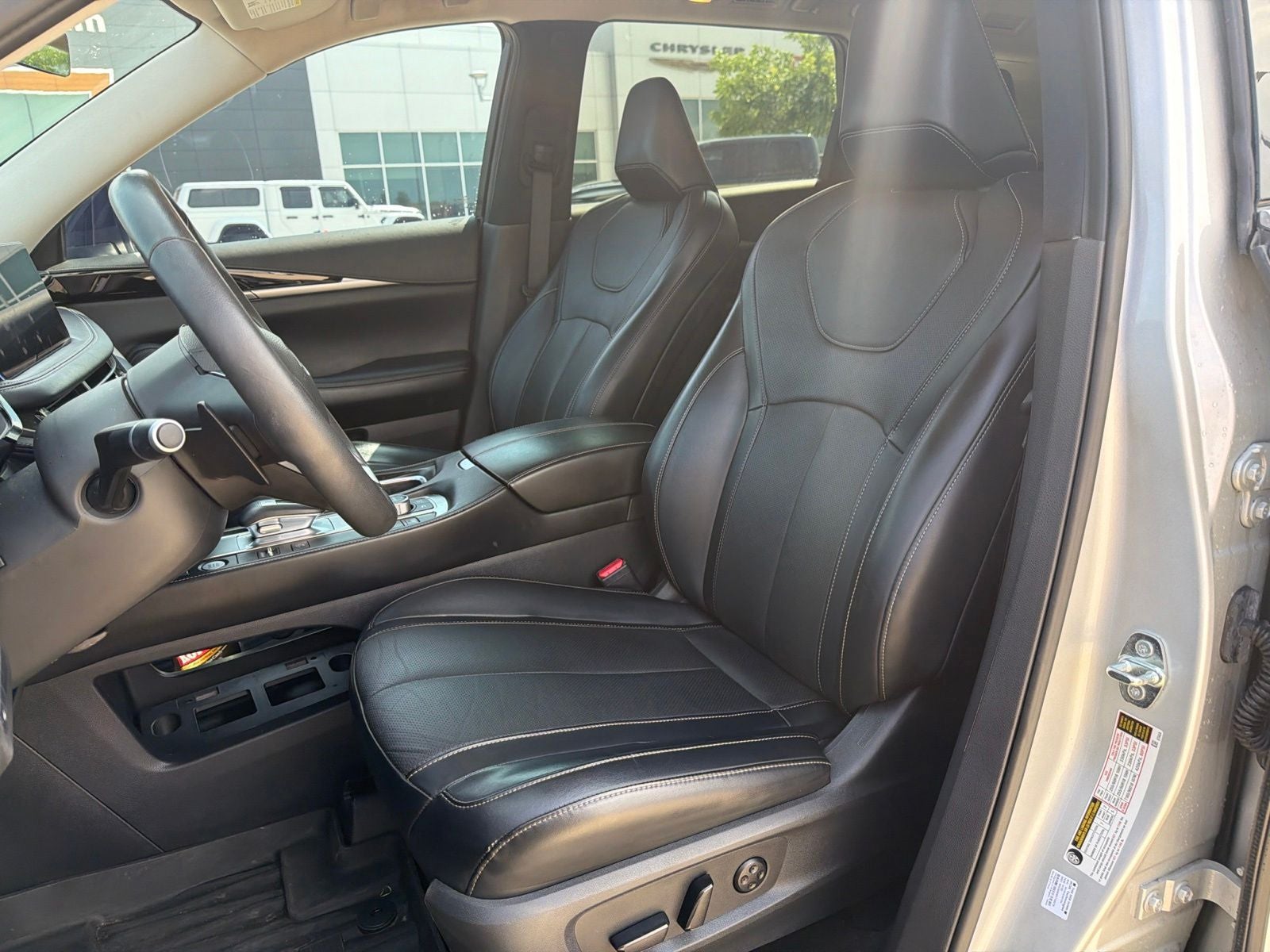 2023 INFINITI QX60 PURE