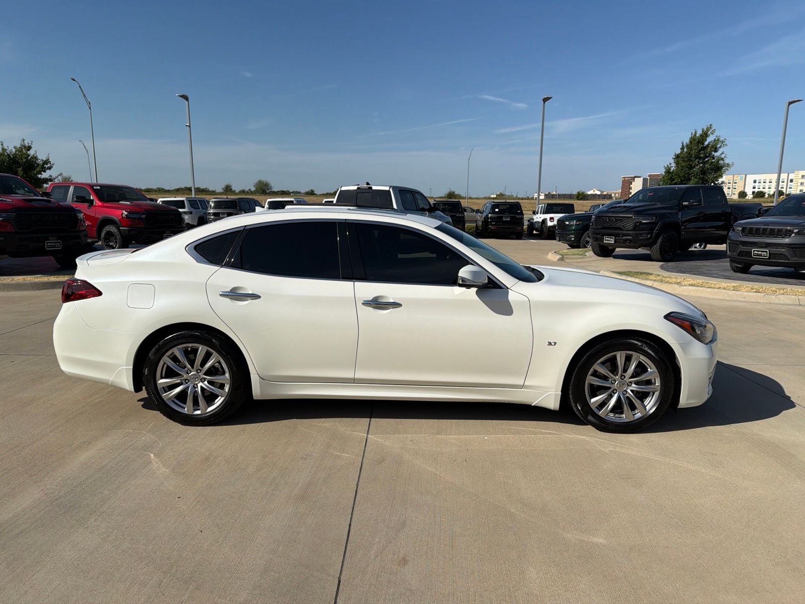 2019 INFINITI Q70 3.7 LUXE