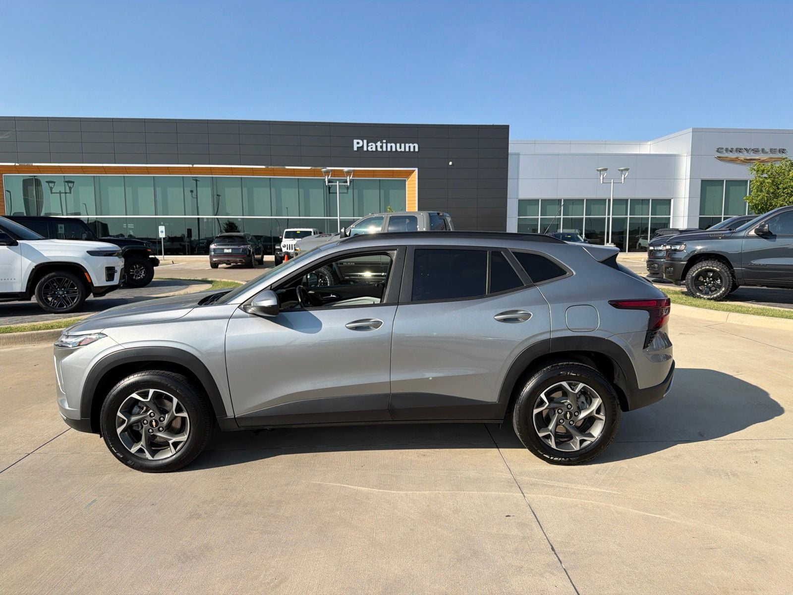 2024 Chevrolet Trax FWD LT