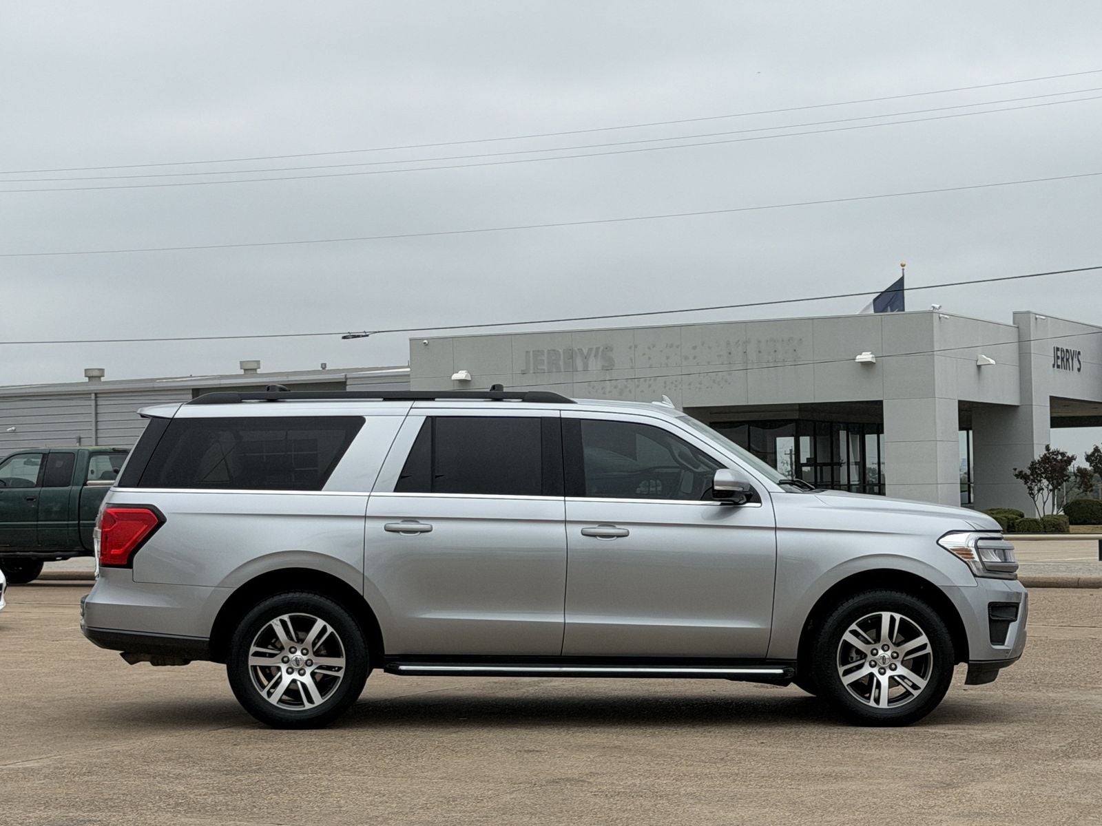 2023 Ford Expedition Max XLT