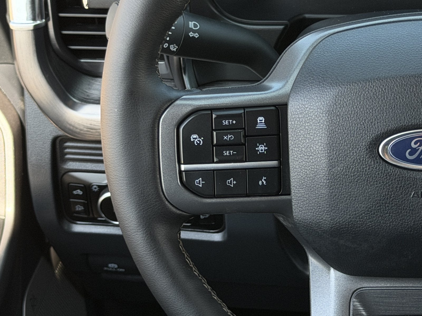 2025 Ford F-350SD Lariat DRW