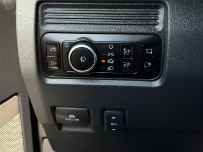 2025 Ford F-350SD Lariat DRW