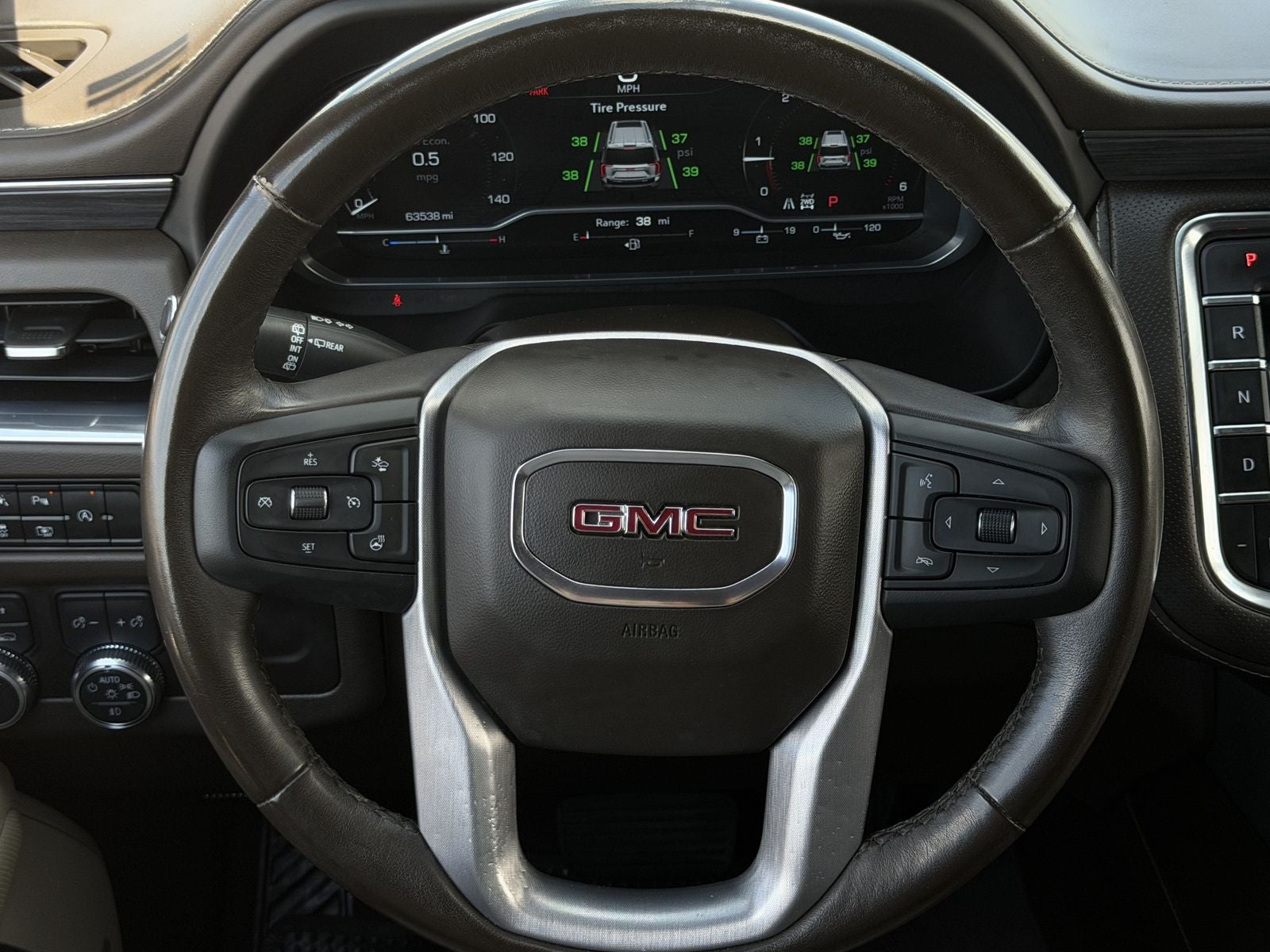 2023 GMC Yukon SLT