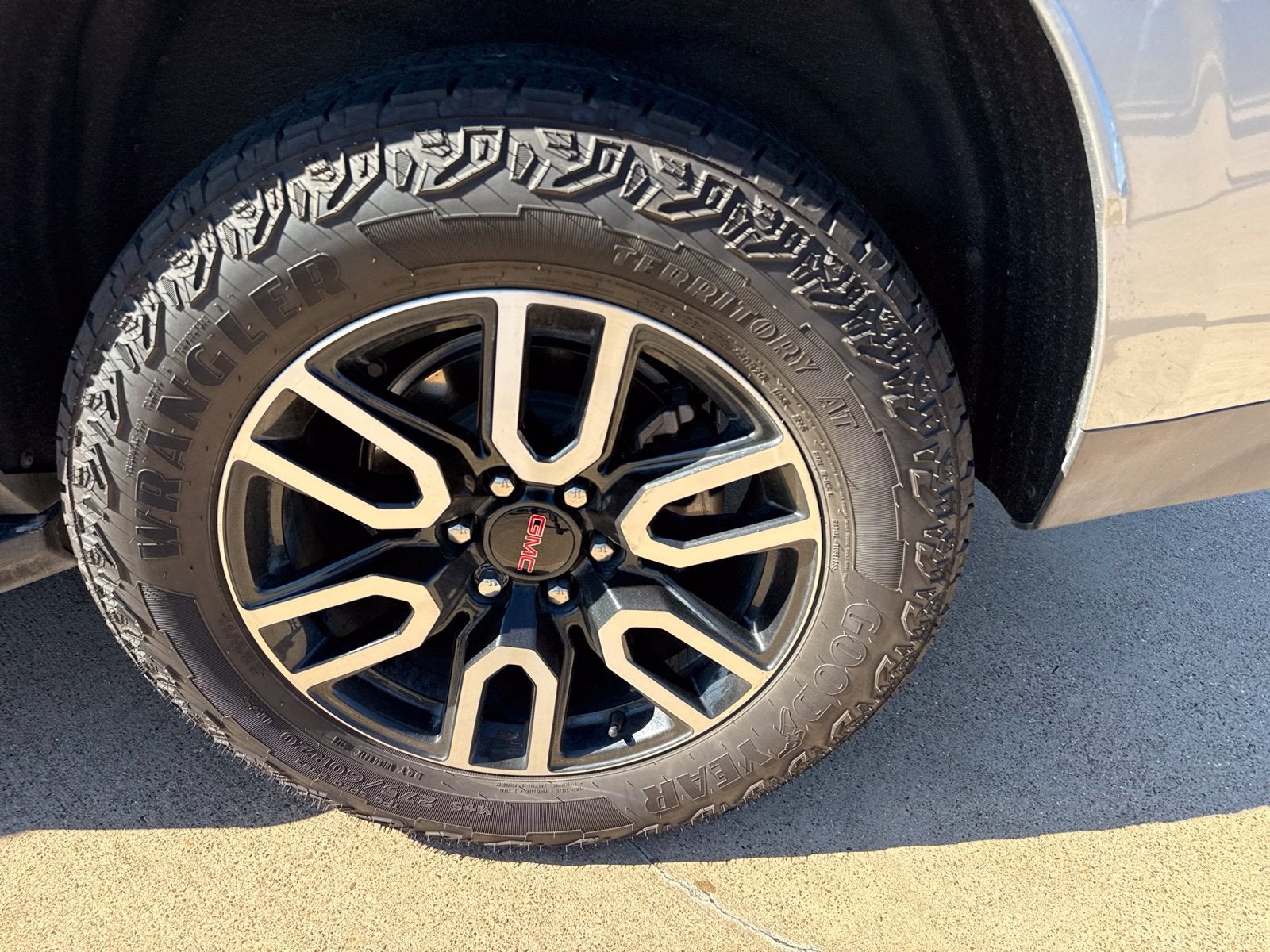 2024 GMC Yukon AT4