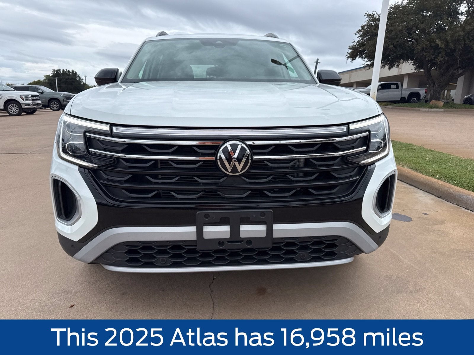 2025 Volkswagen Atlas 2.0T Peak Edition
