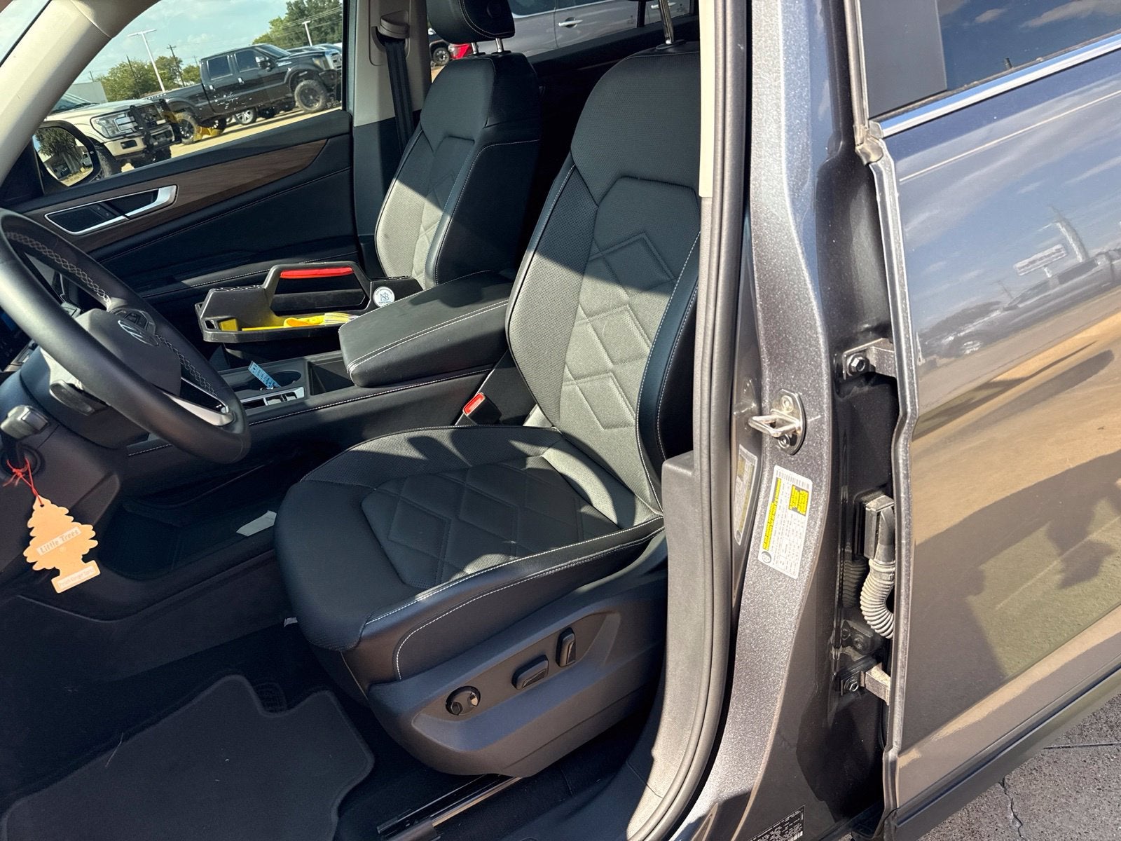 2024 Volkswagen Atlas 2.0T SE
