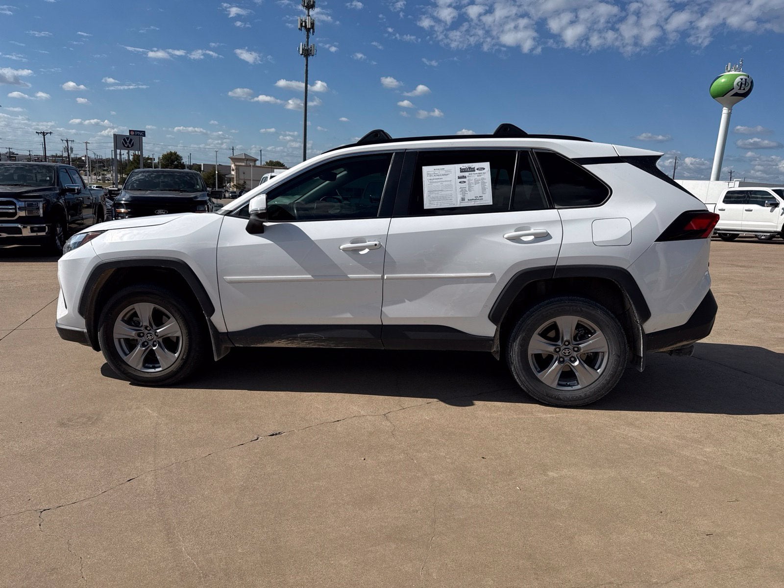 2024 Toyota RAV4 XLE