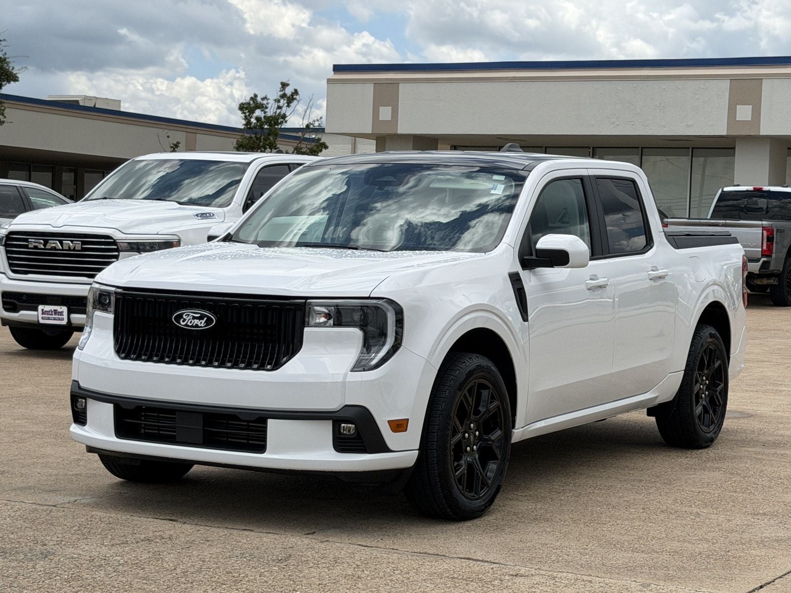 2025 Ford Maverick Lobo Standard