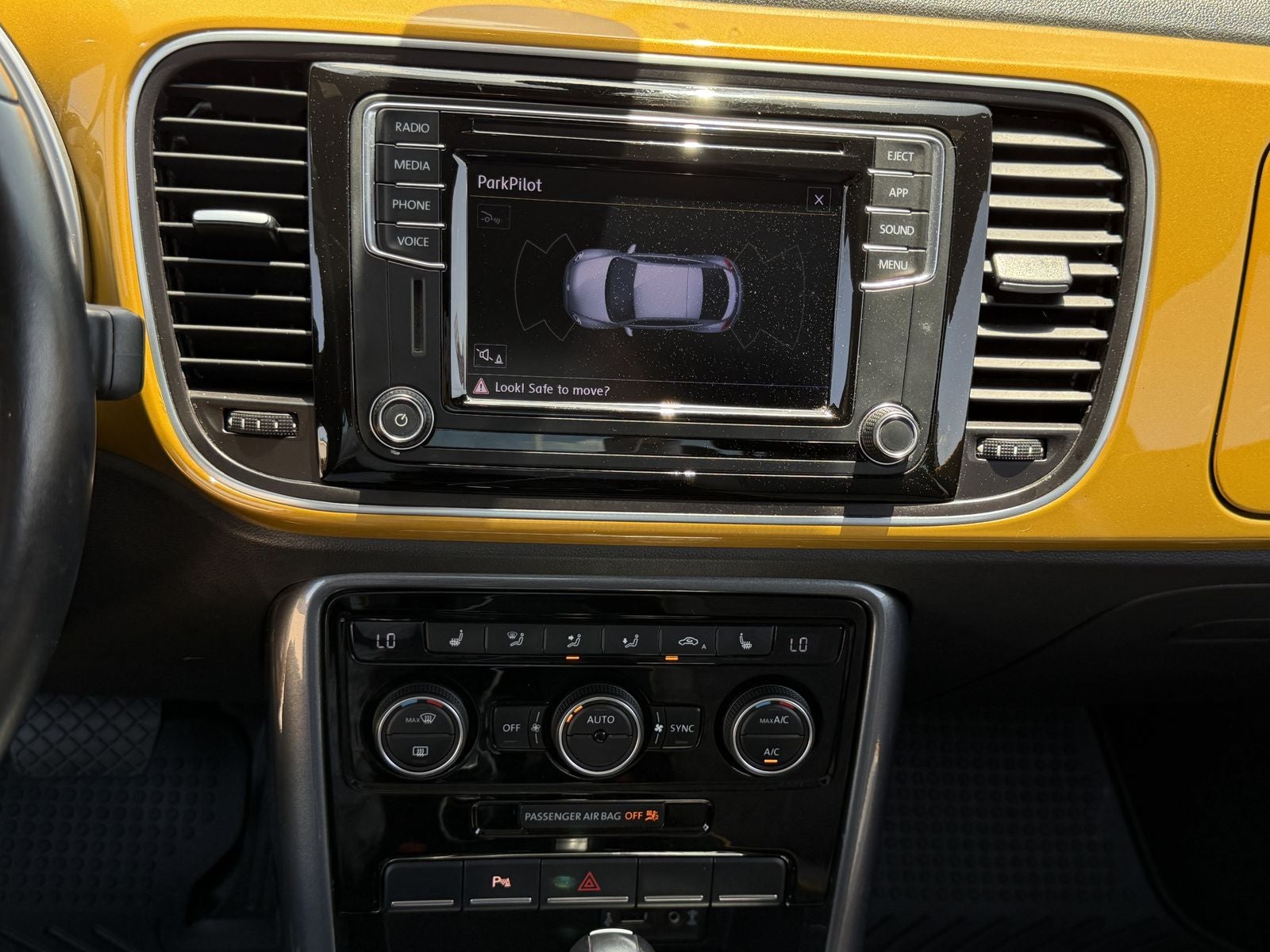 2018 Volkswagen Beetle 2.0T Dune