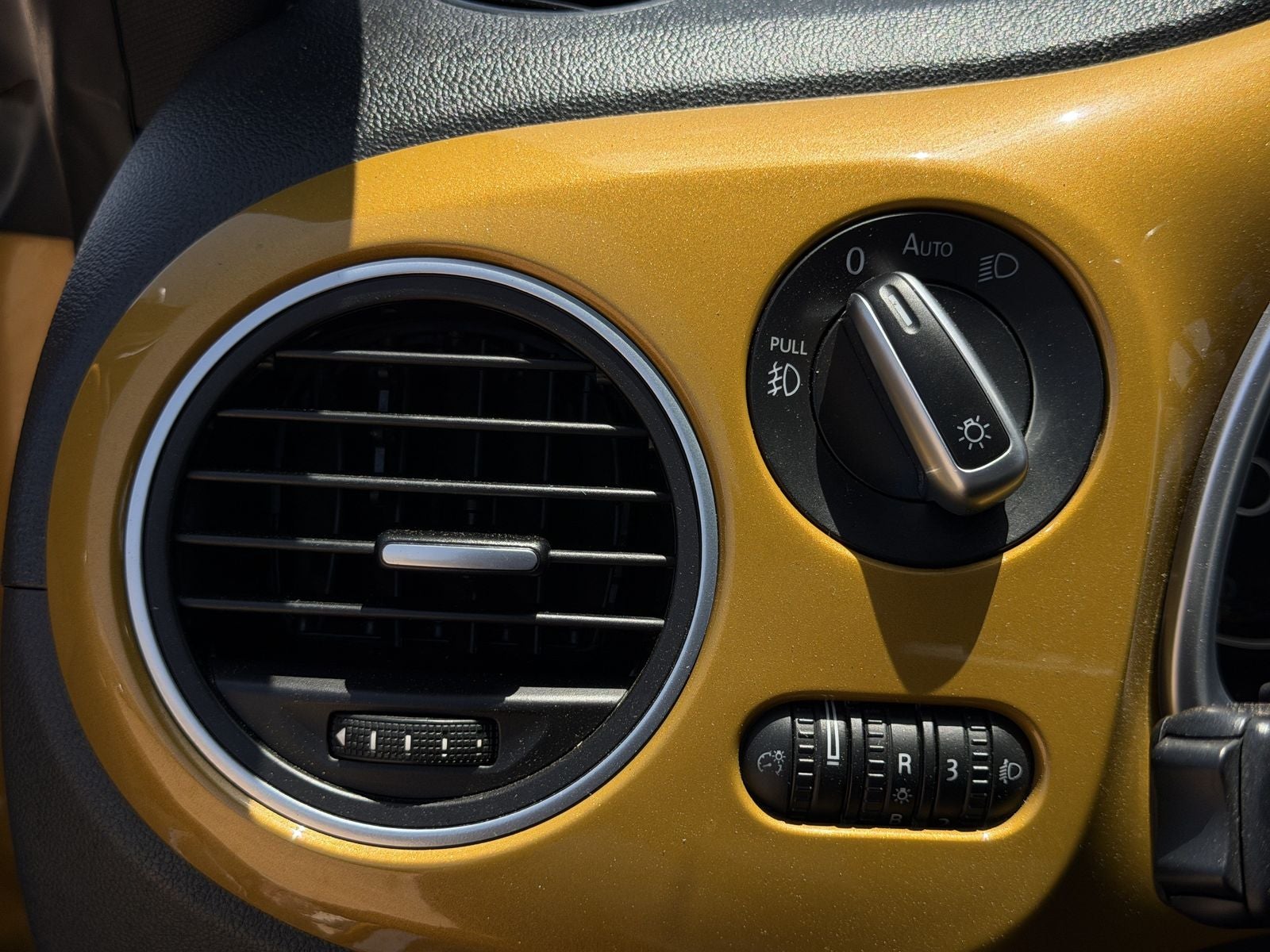 2018 Volkswagen Beetle 2.0T Dune