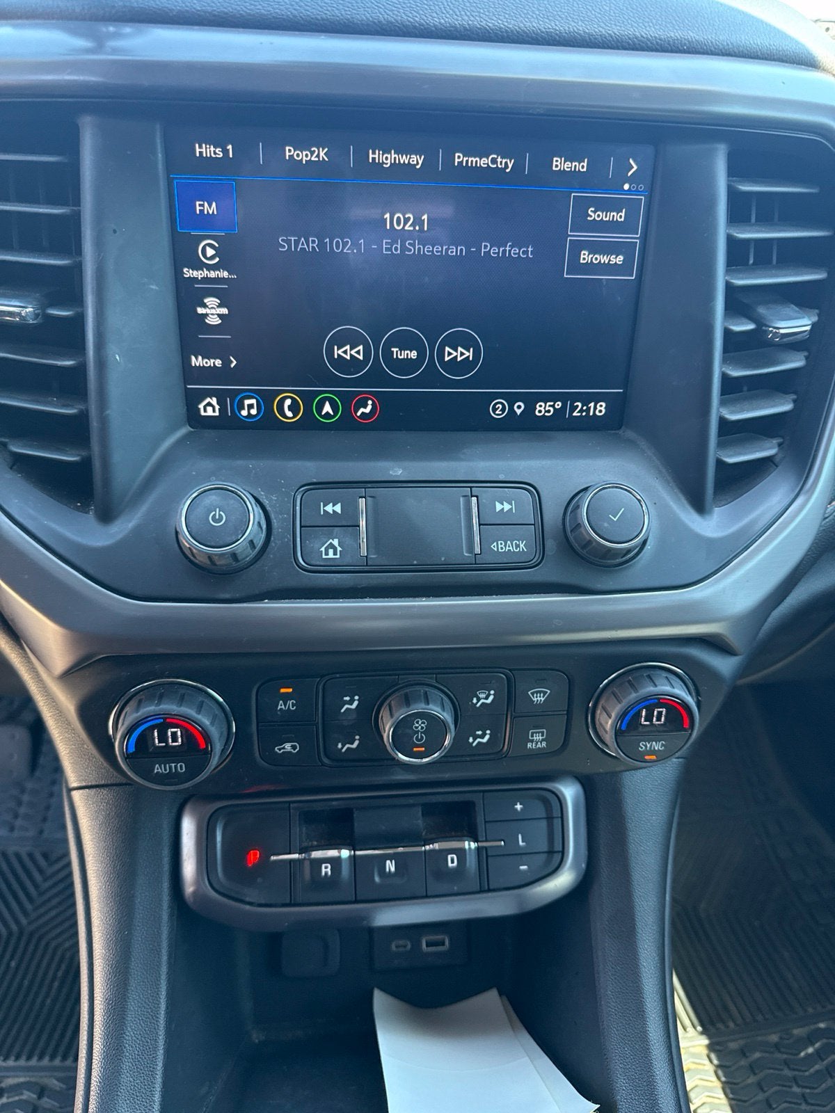 2023 GMC Acadia AT4