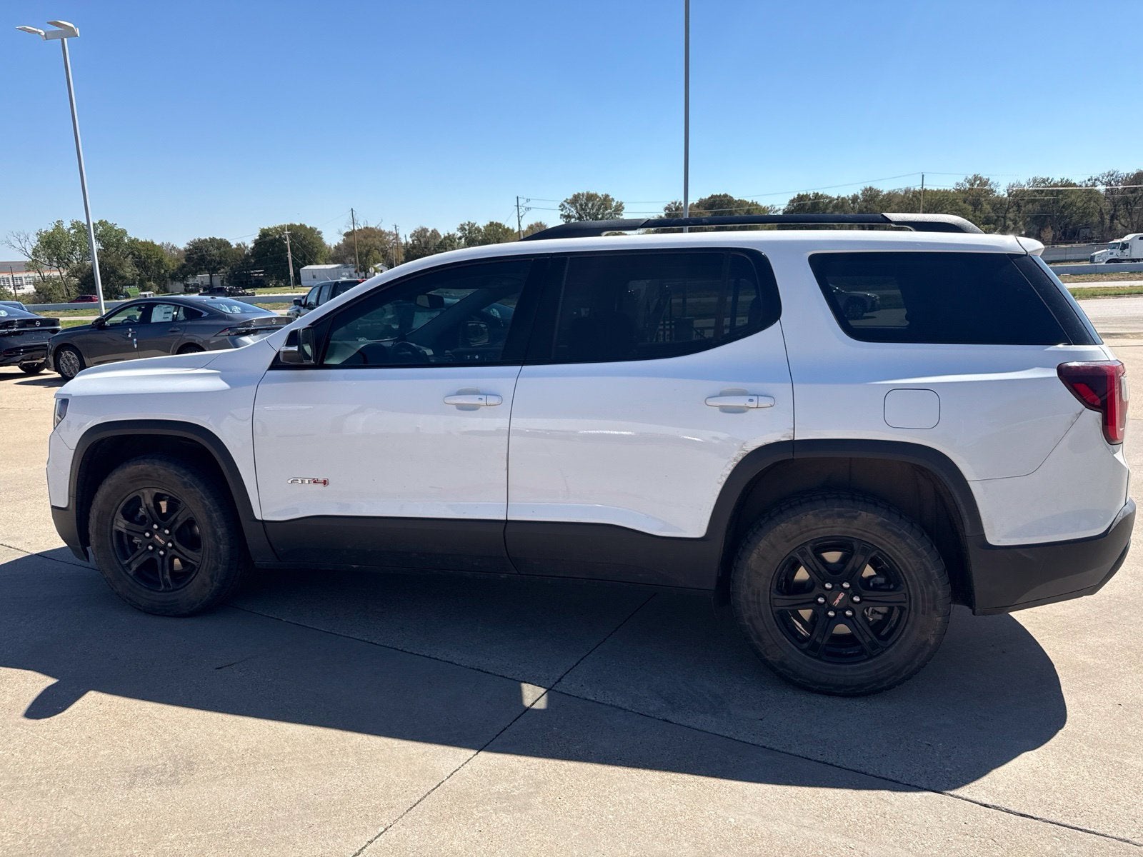 2023 GMC Acadia AT4