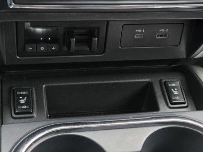 2020 Nissan Titan SV