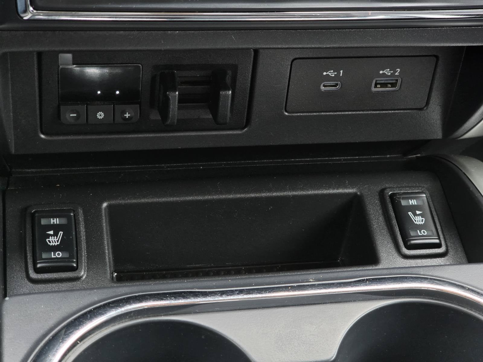 2020 Nissan Titan SV