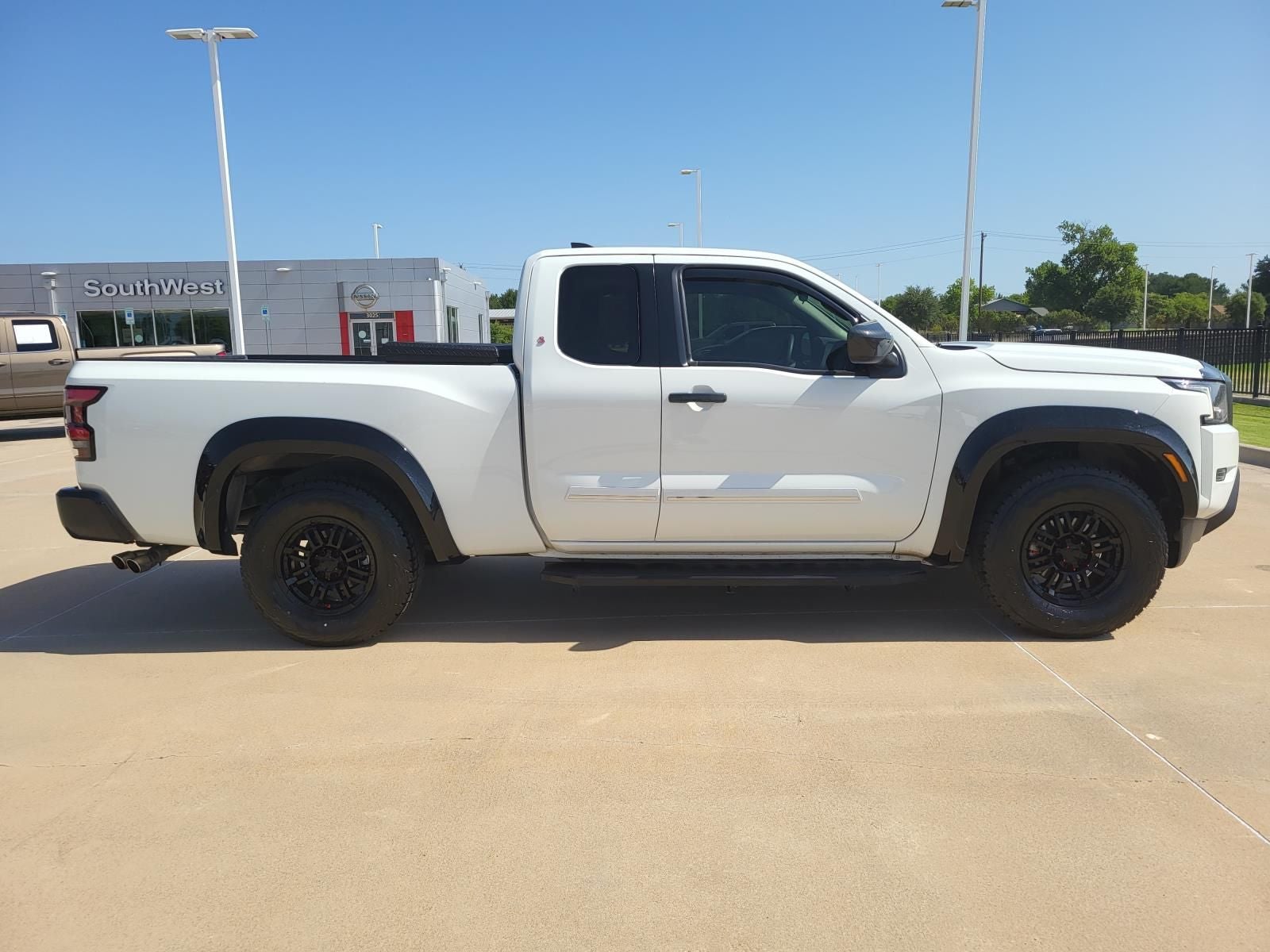 2023 Nissan Frontier S