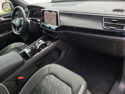 2024 Volkswagen Atlas Cross Sport 2.0T SEL Premium R-Line