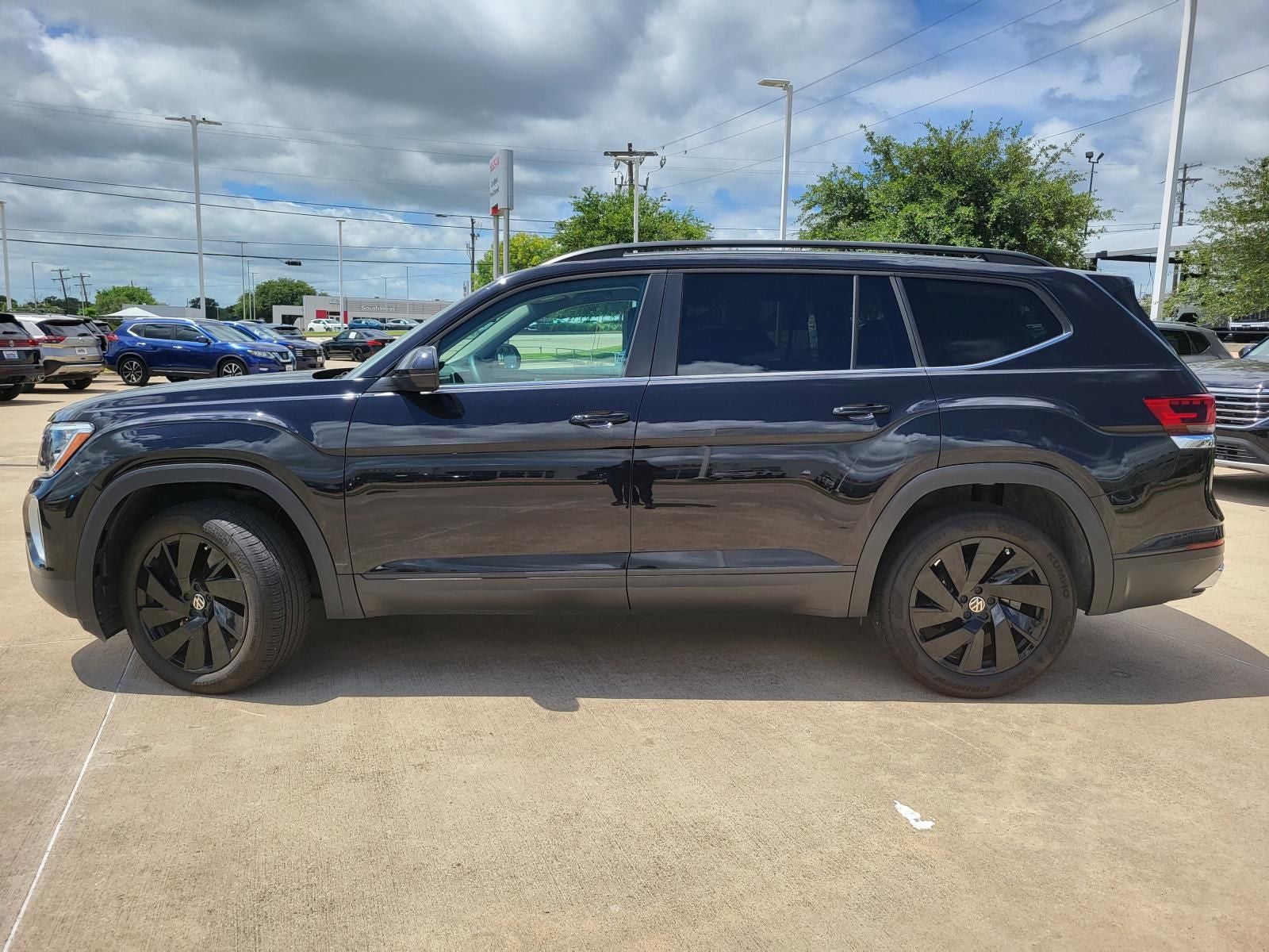 2024 Volkswagen Atlas 2.0T SE w/Technology