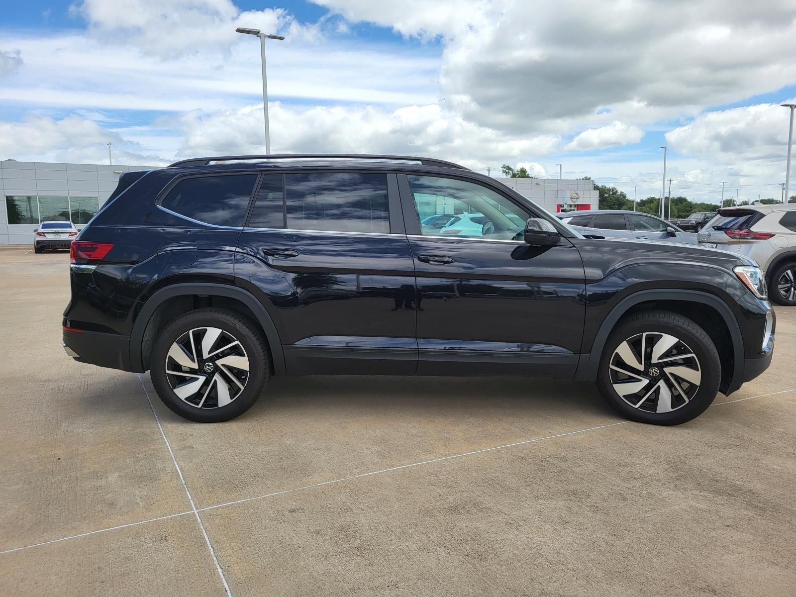 2024 Volkswagen Atlas 2.0T SE w/Technology