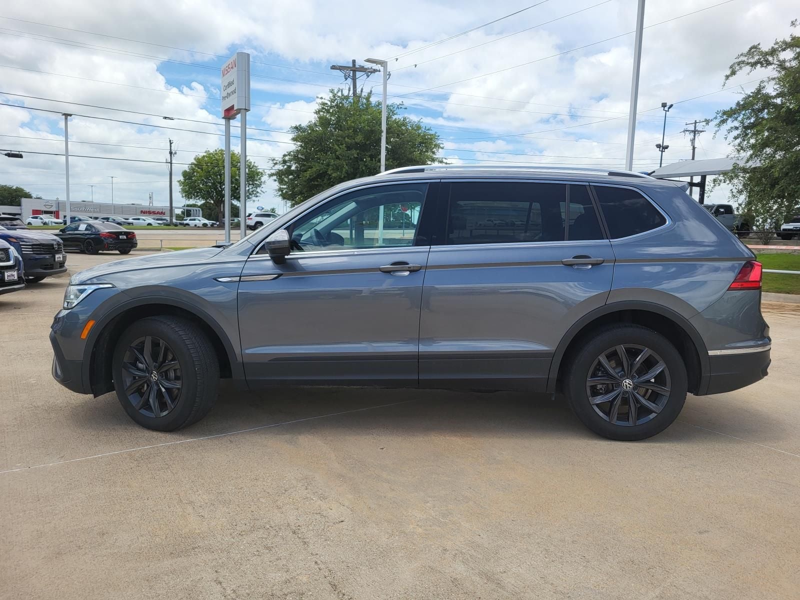 2024 Volkswagen Tiguan 2.0T SE