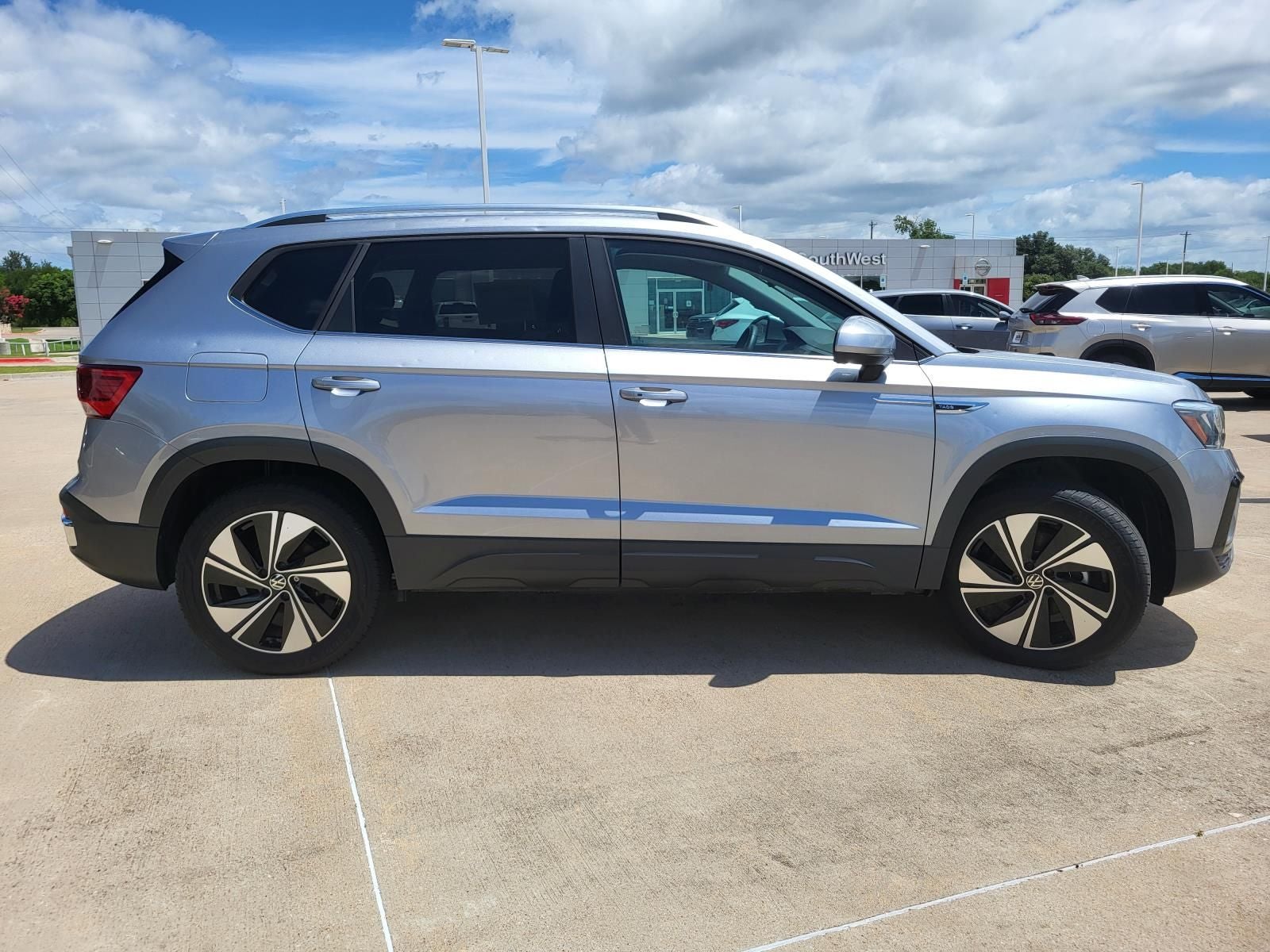 2024 Volkswagen Taos 1.5T SE