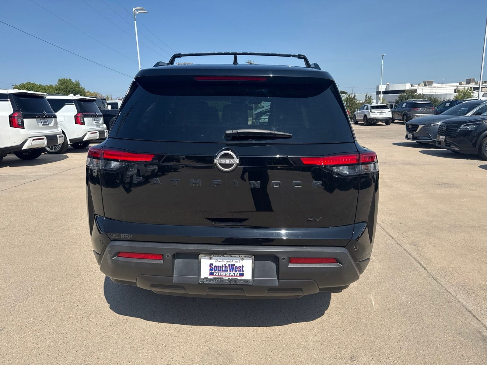 2024 Nissan Pathfinder SV