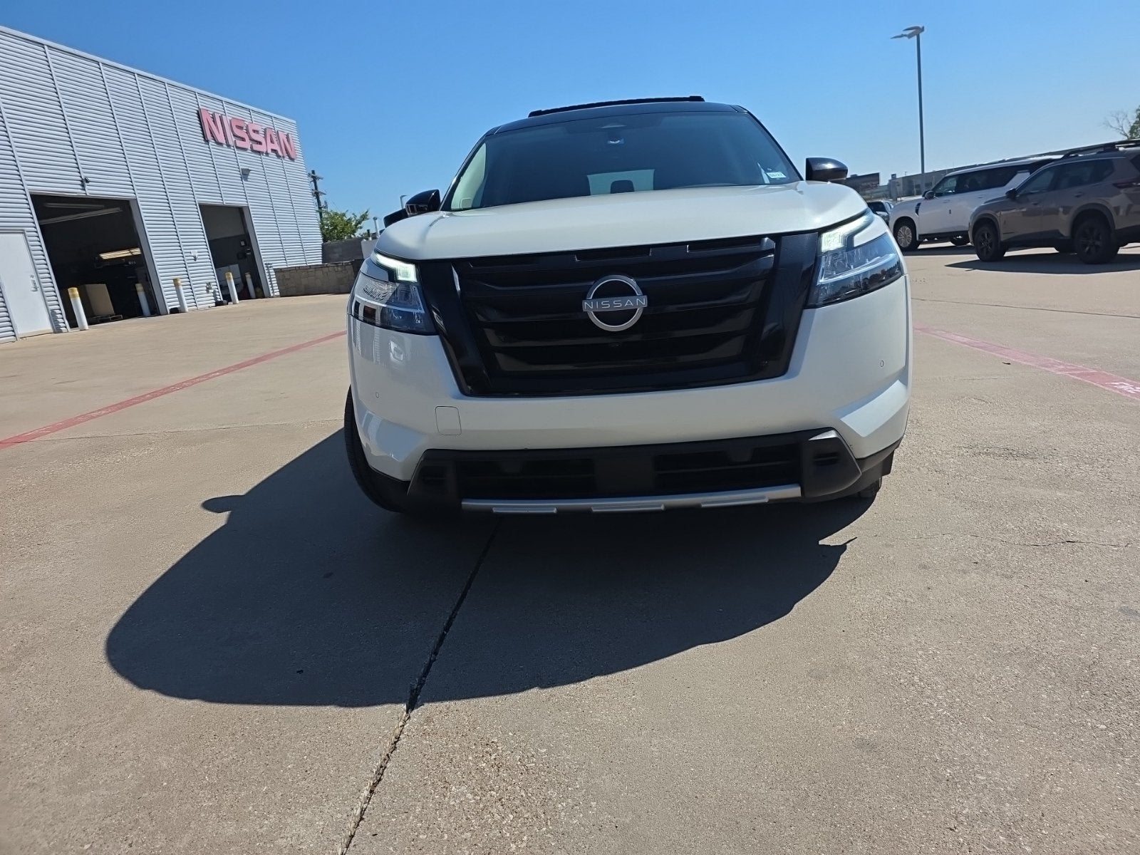 2023 Nissan Pathfinder SL