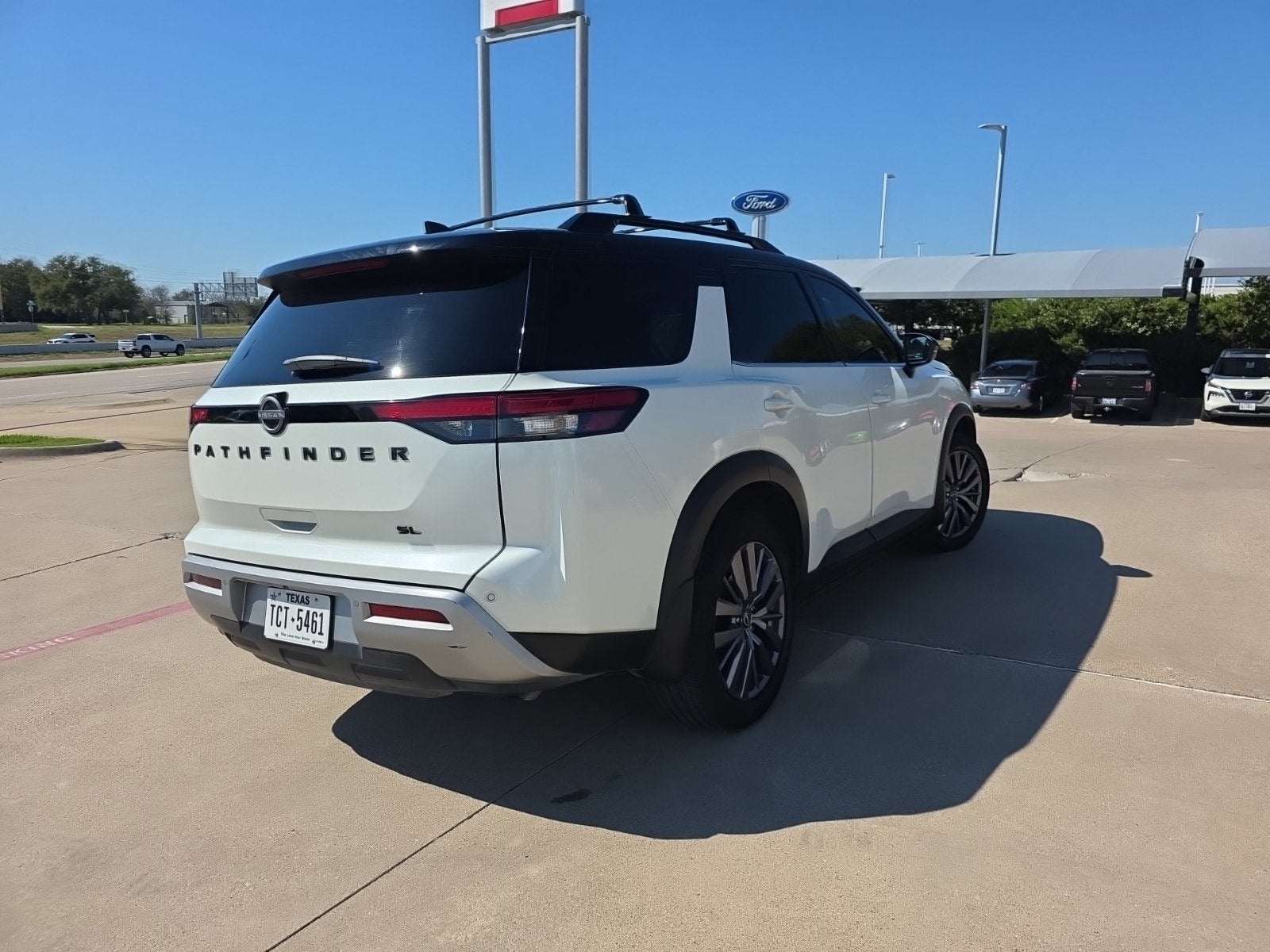 2023 Nissan Pathfinder SL