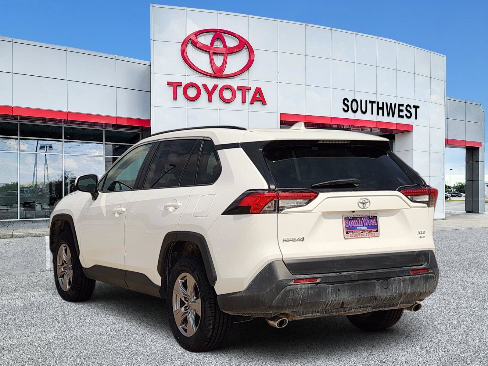 2025 Toyota RAV4 XLE