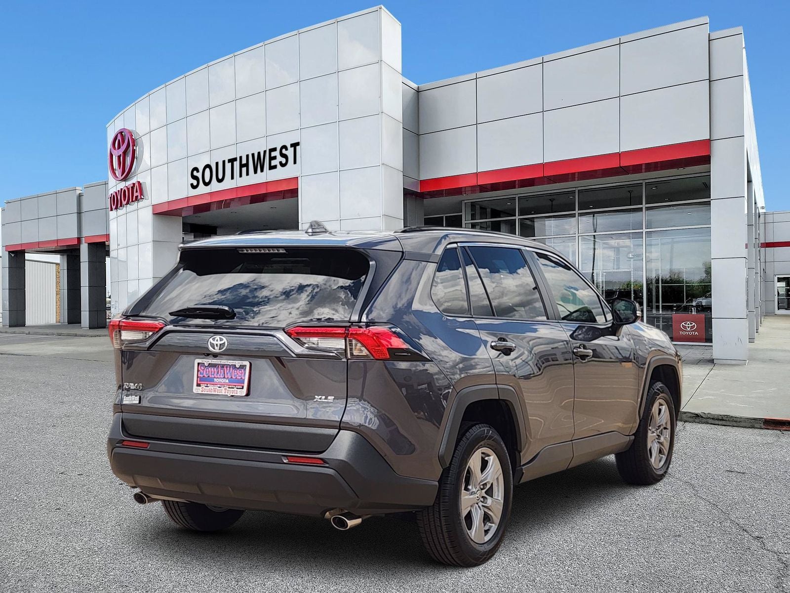 2024 Toyota RAV4 XLE