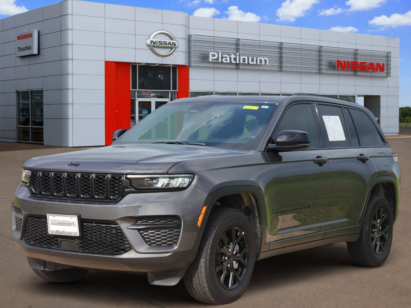 2025 Jeep Grand Cherokee Laredo