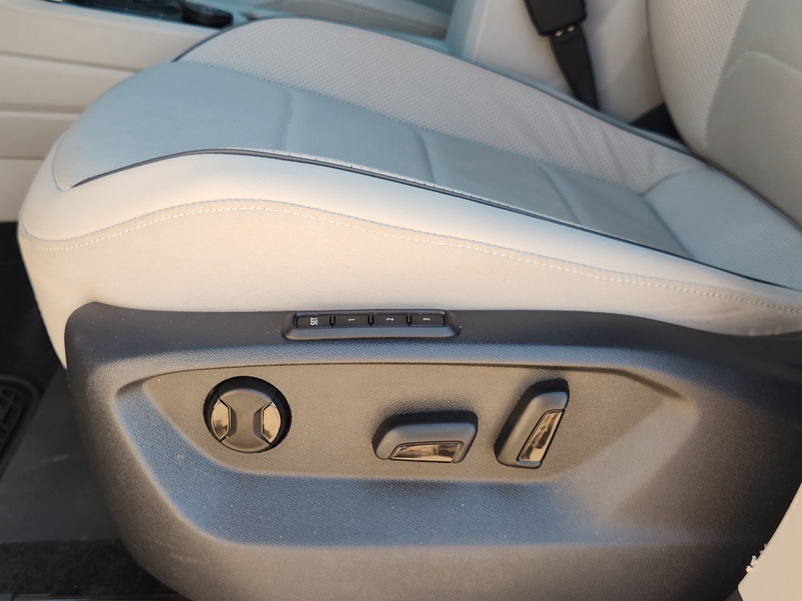 2024 Volkswagen Tiguan 2.0T SEL R-Line