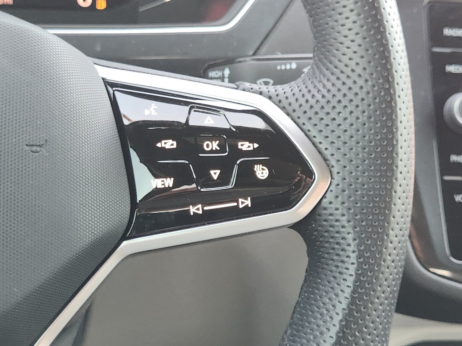 2024 Volkswagen Tiguan 2.0T SEL R-Line