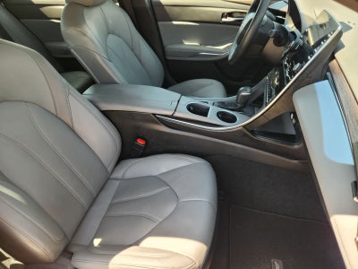2022 Toyota Avalon XLE