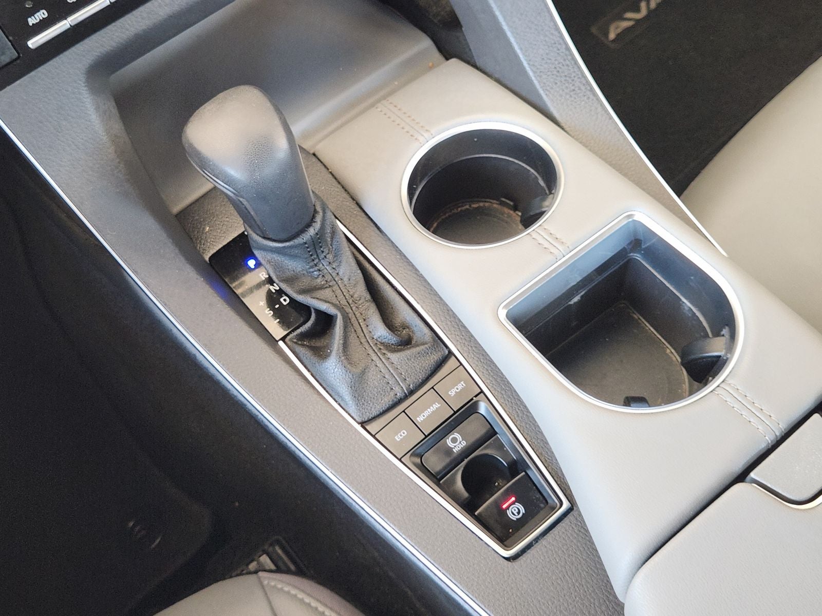 2022 Toyota Avalon XLE