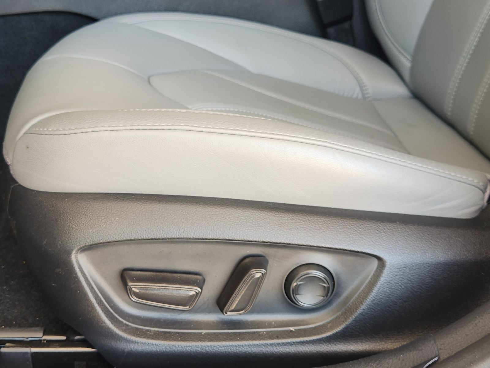 2022 Toyota Avalon XLE