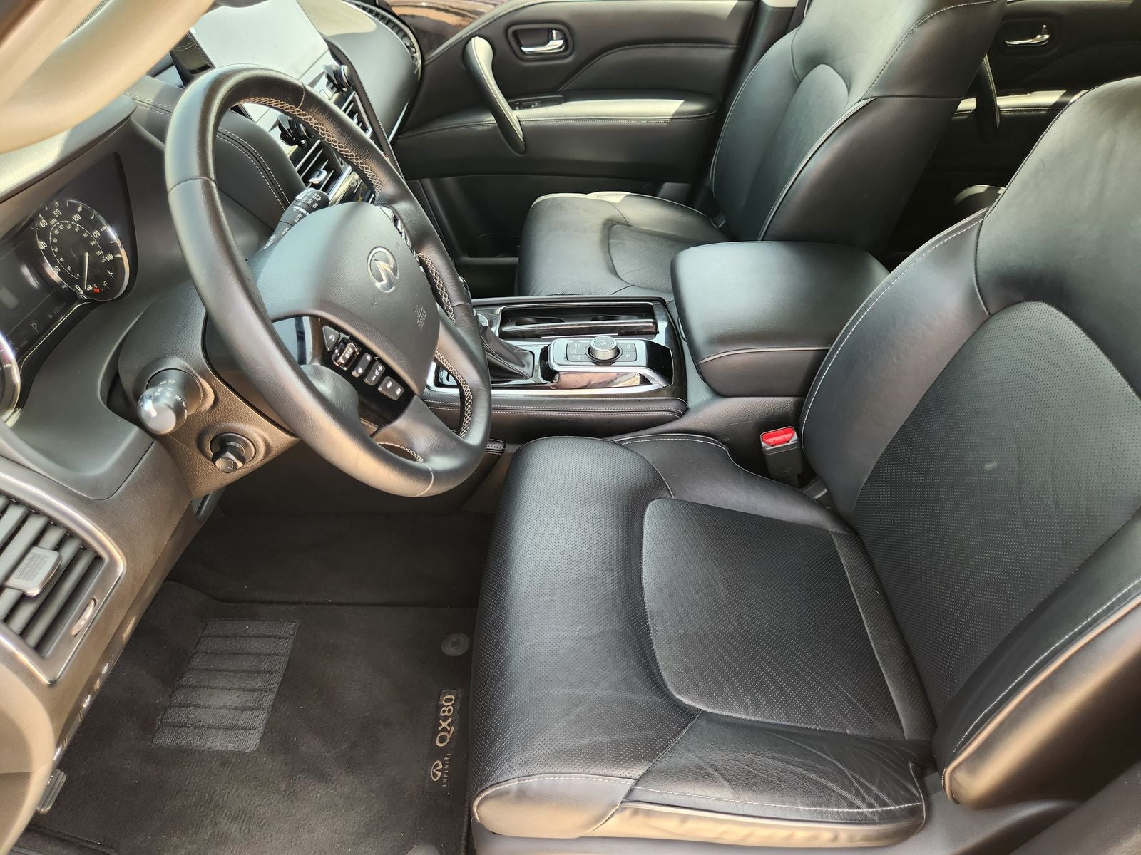 2024 INFINITI QX80 LUXE