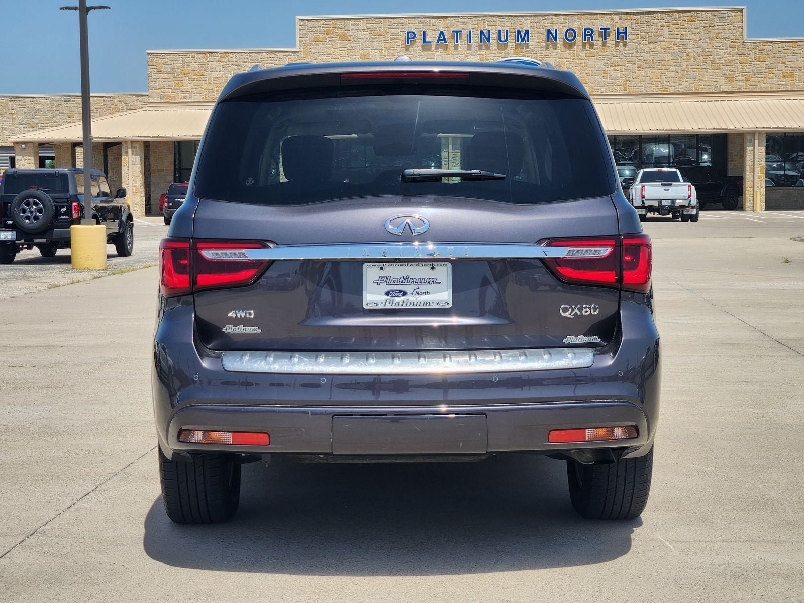 2024 INFINITI QX80 LUXE
