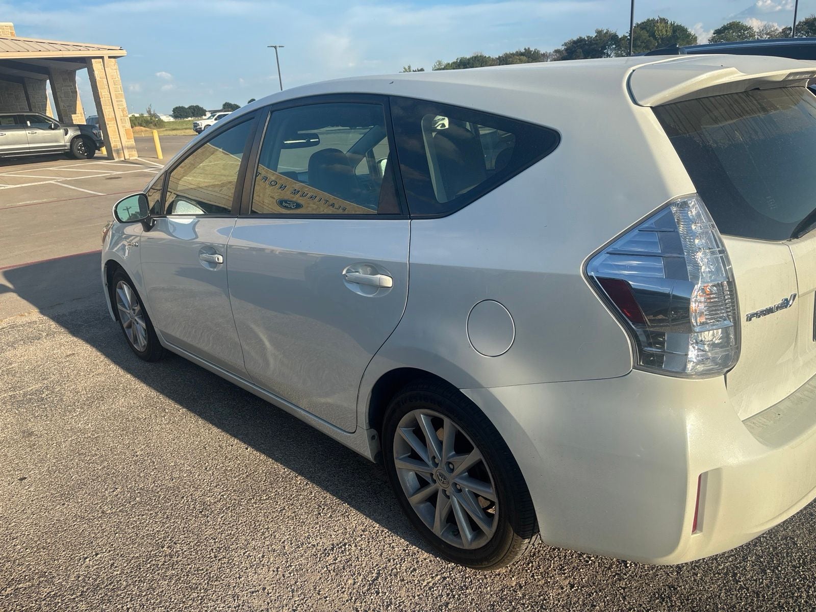 2014 Toyota Prius v Five