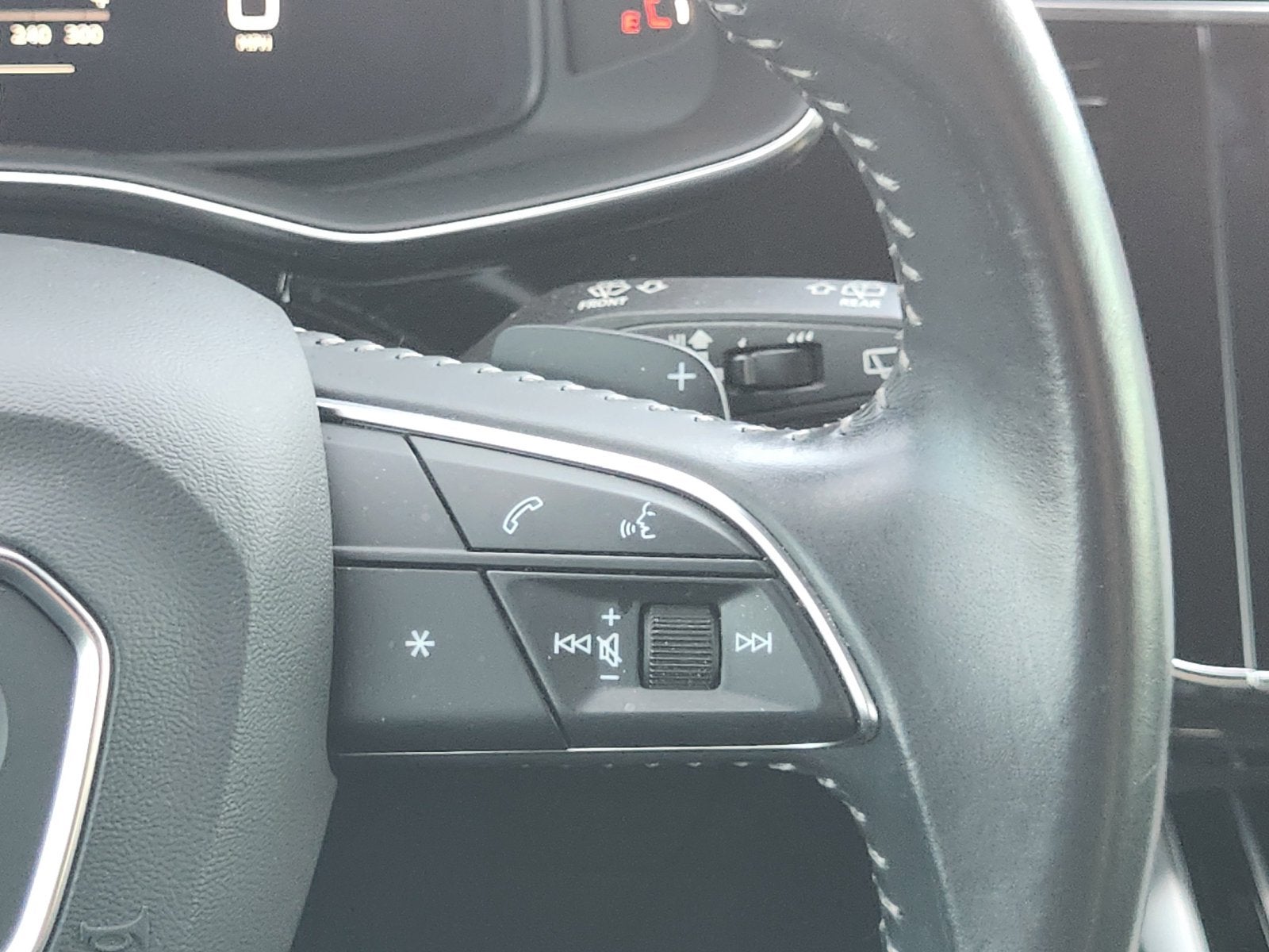 2020 Audi Q8 55 Premium quattro
