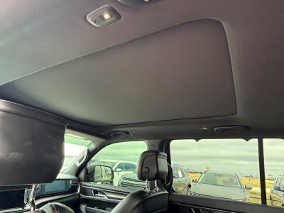 2023 Jeep Wagoneer Base