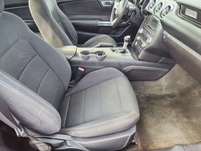 2016 Ford Mustang V6